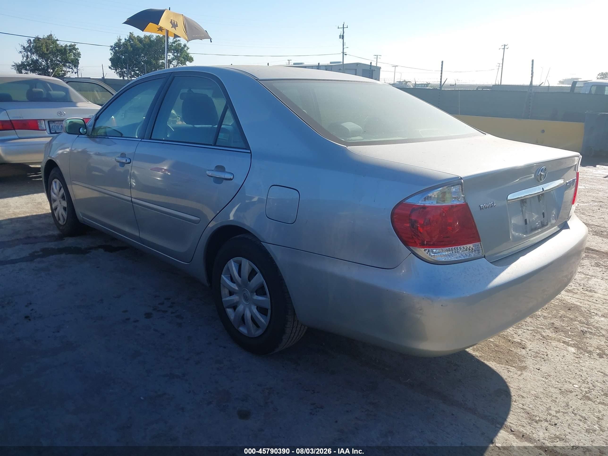 2005 Toyota Camry Le Silver vin: 4T1BE32K85U389931