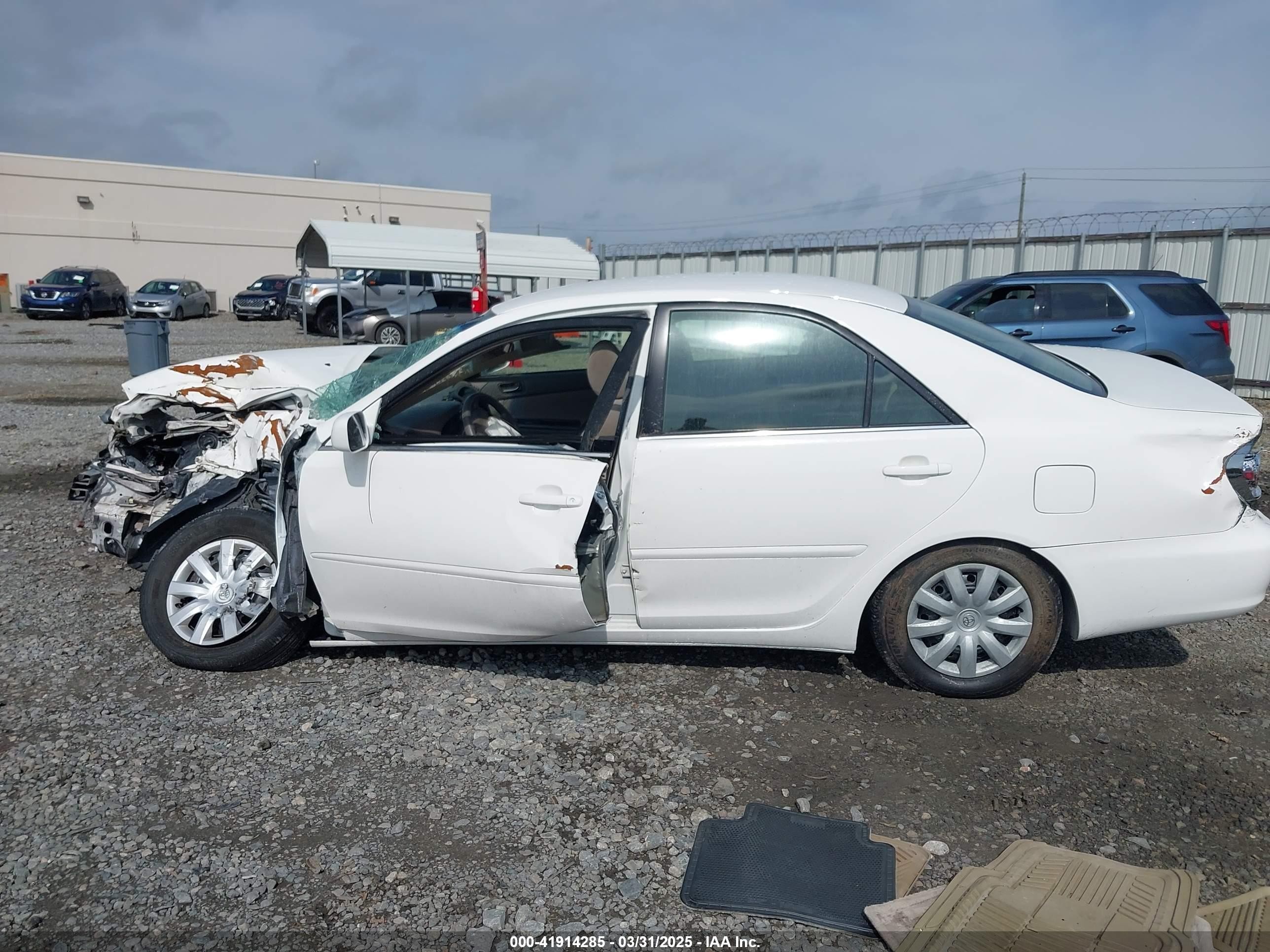 2005 Toyota Camry Le Белый vin: 4T1BE32K85U435323