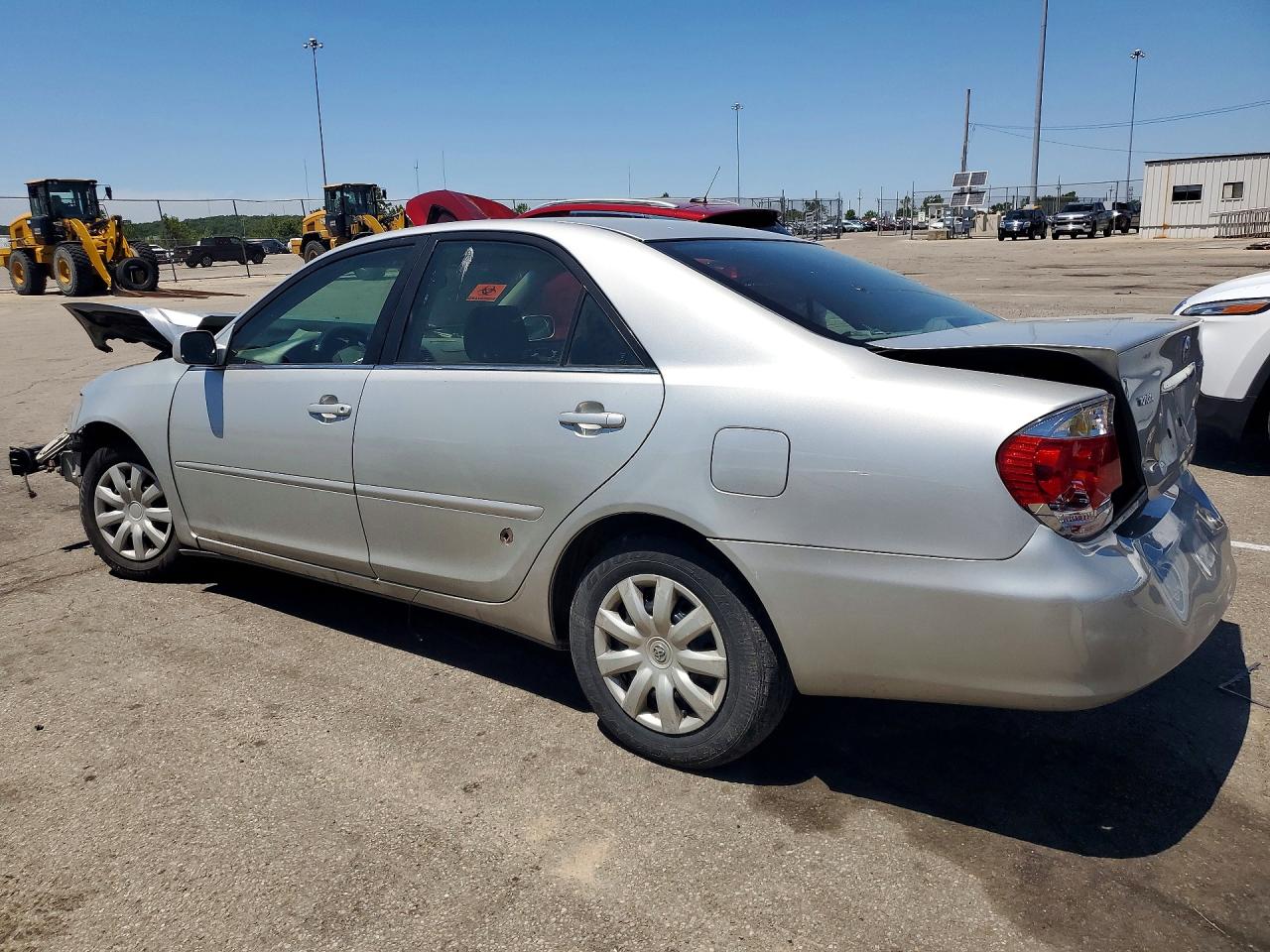 2005 Toyota Camry Le Серебряный vin: 4T1BE32K85U502485