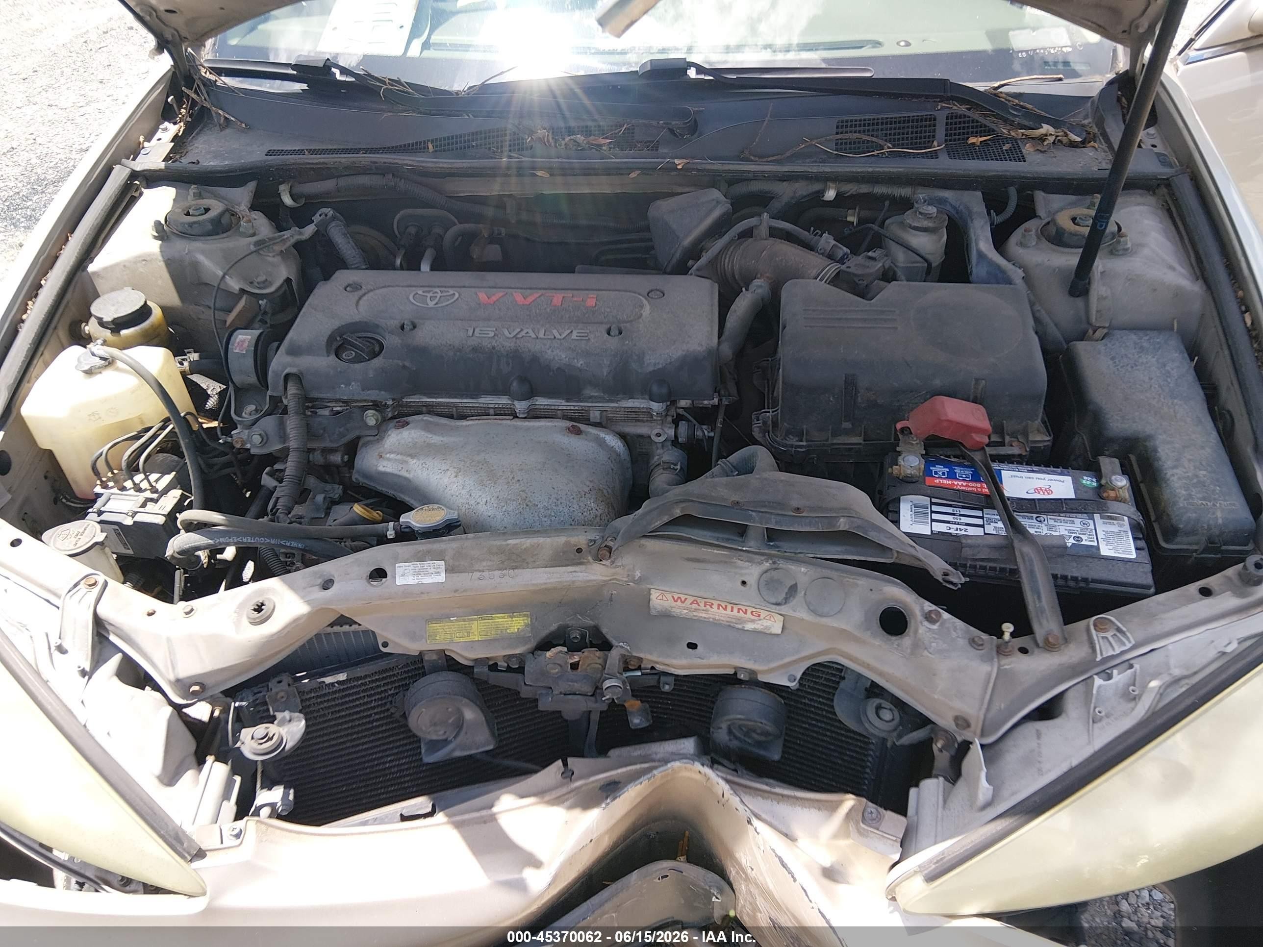 2005 Toyota Camry Le Gold vin: 4T1BE32K85U528164
