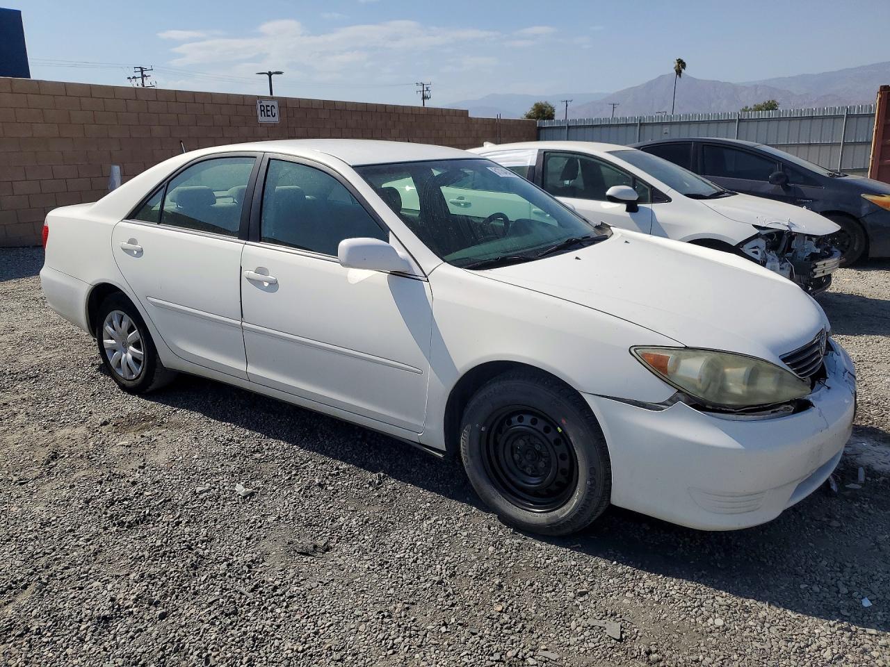2005 Toyota Camry Le White vin: 4T1BE32K85U530660