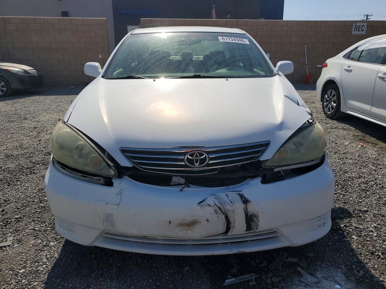 2005 Toyota Camry Le White vin: 4T1BE32K85U530660