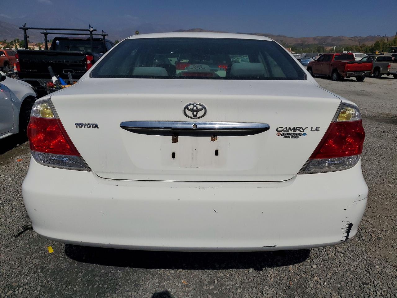 2005 Toyota Camry Le White vin: 4T1BE32K85U530660