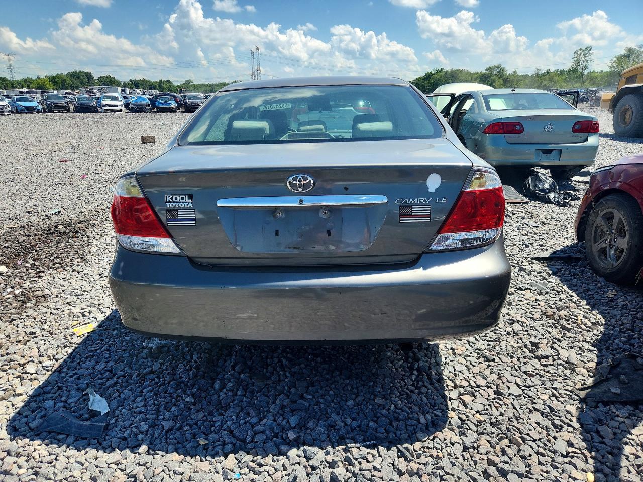 2005 Toyota Camry Le Gray vin: 4T1BE32K85U554439