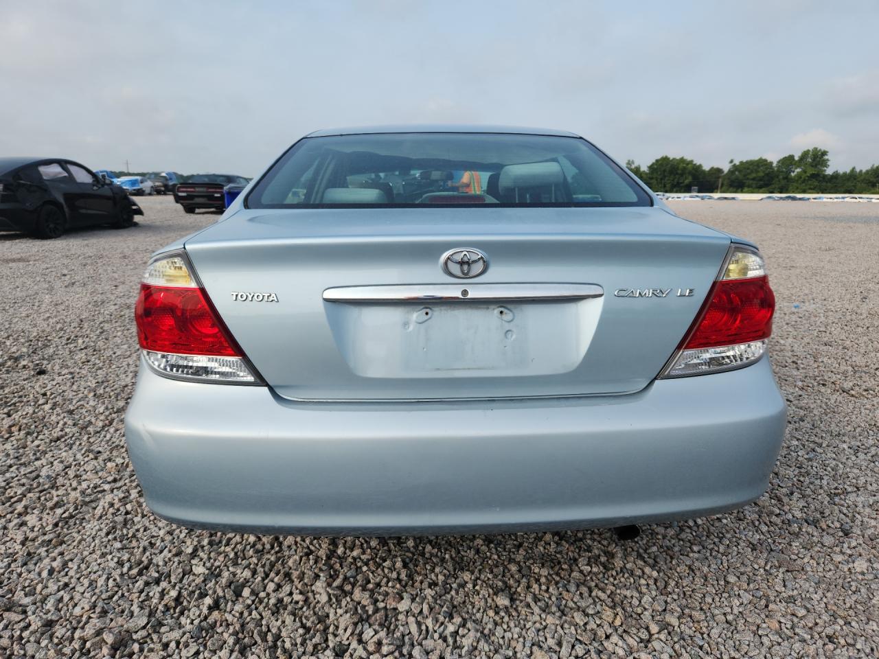 2005 Toyota Camry Le Blue vin: 4T1BE32K85U555669