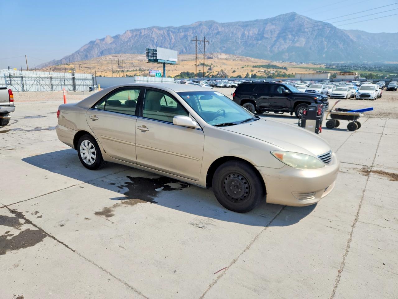 2005 Toyota Camry Le Beige vin: 4T1BE32K85U559124