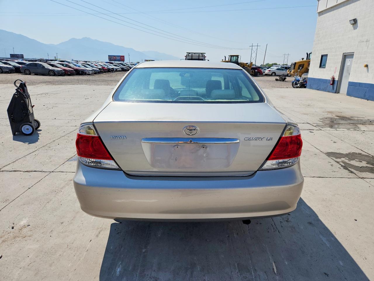 2005 Toyota Camry Le Beige vin: 4T1BE32K85U559124