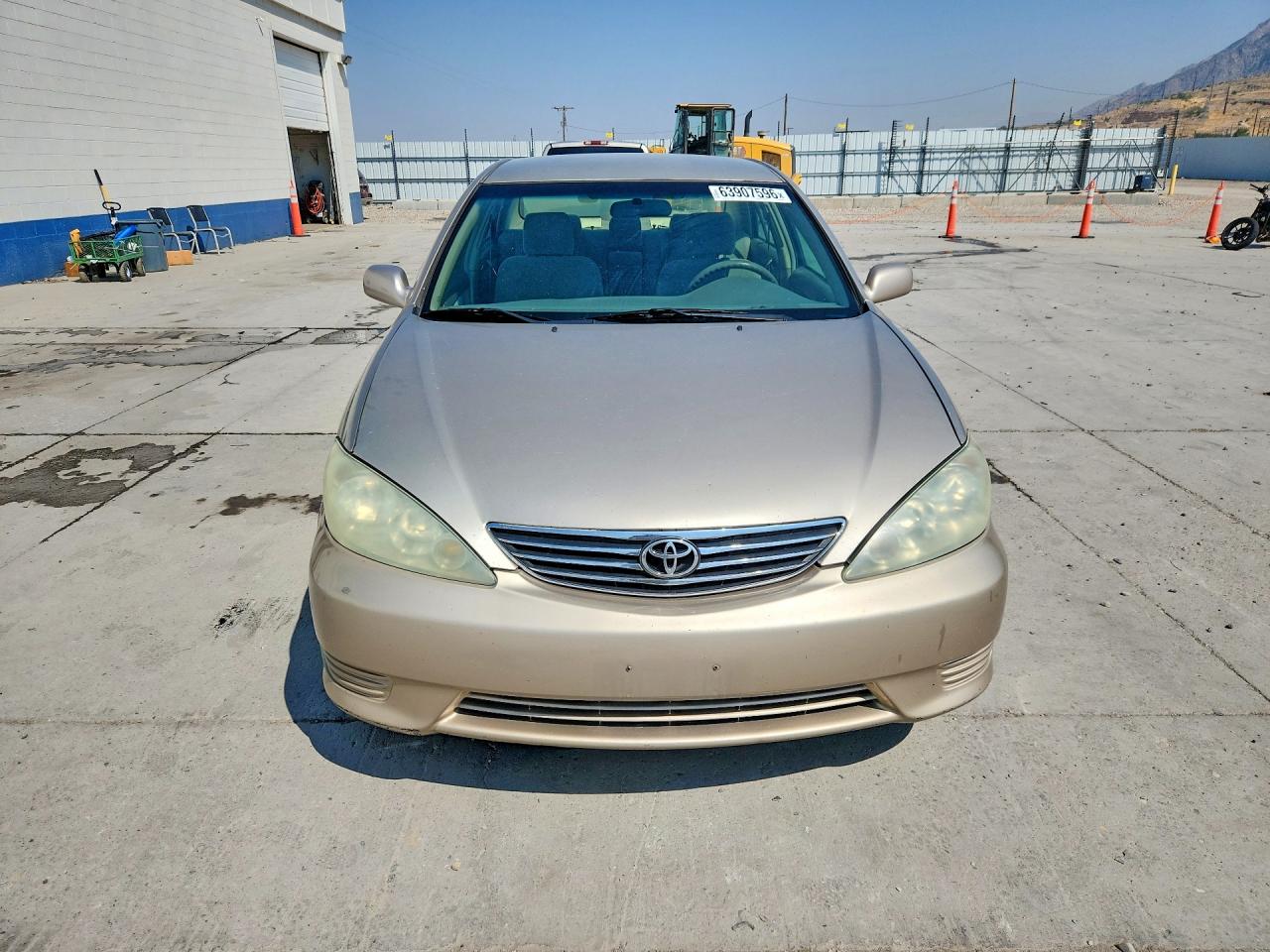2005 Toyota Camry Le Beige vin: 4T1BE32K85U559124