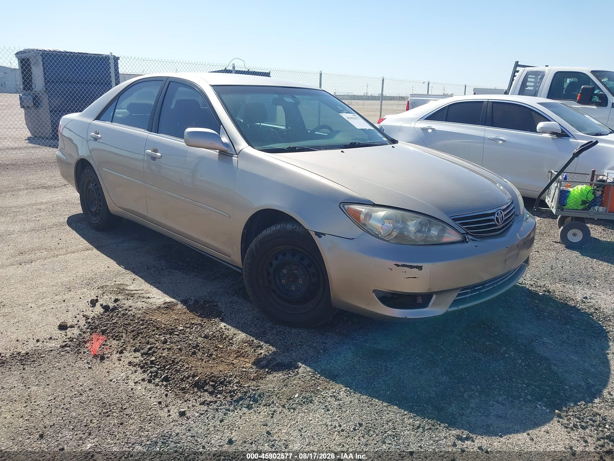 2005 Toyota Camry Le Champagne vin: 4T1BE32K85U570284