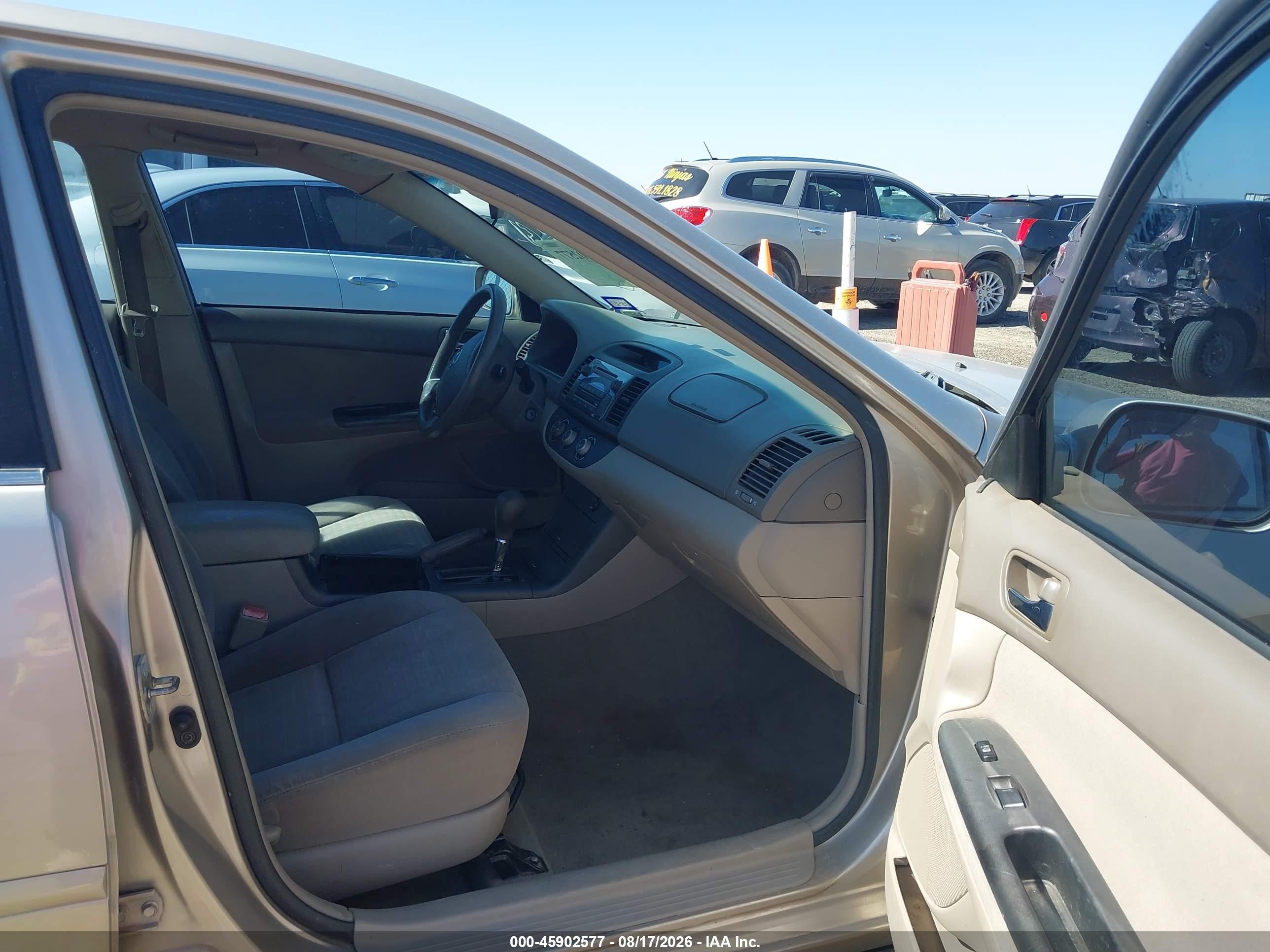 2005 Toyota Camry Le Champagne vin: 4T1BE32K85U570284