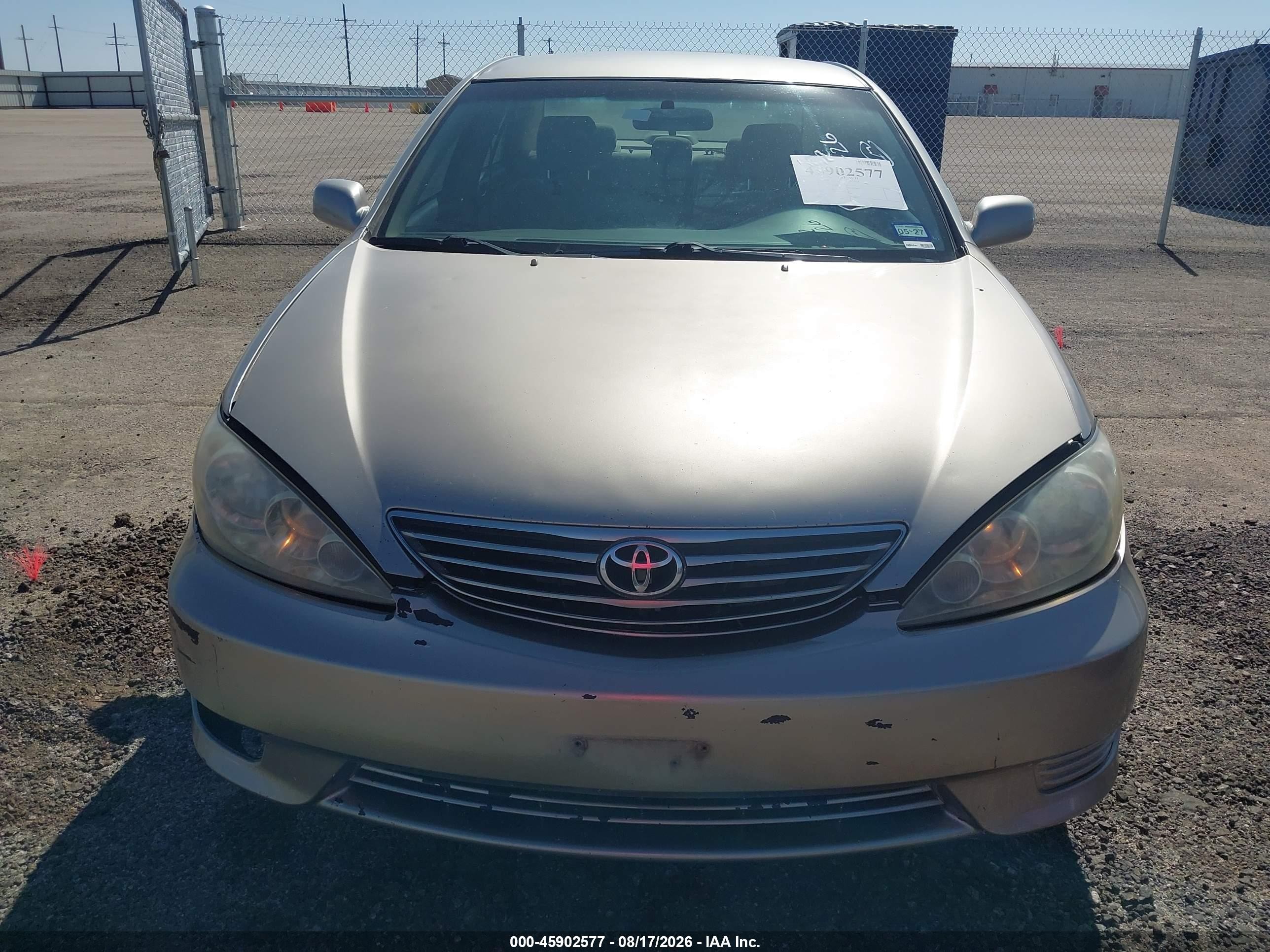 2005 Toyota Camry Le Champagne vin: 4T1BE32K85U570284