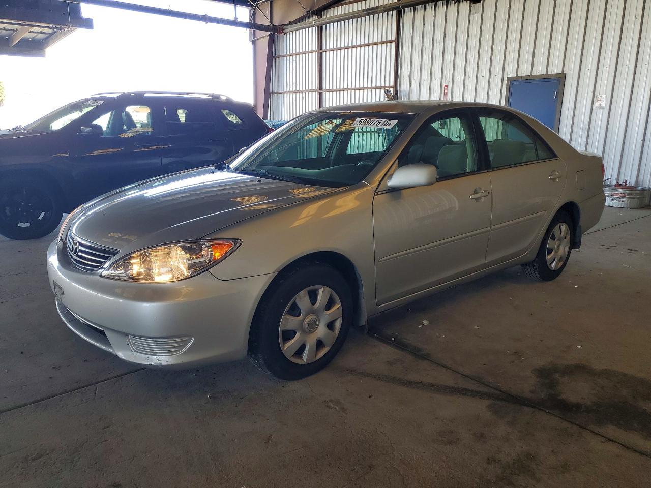 2005 Toyota Camry Le Silver vin: 4T1BE32K85U590695
