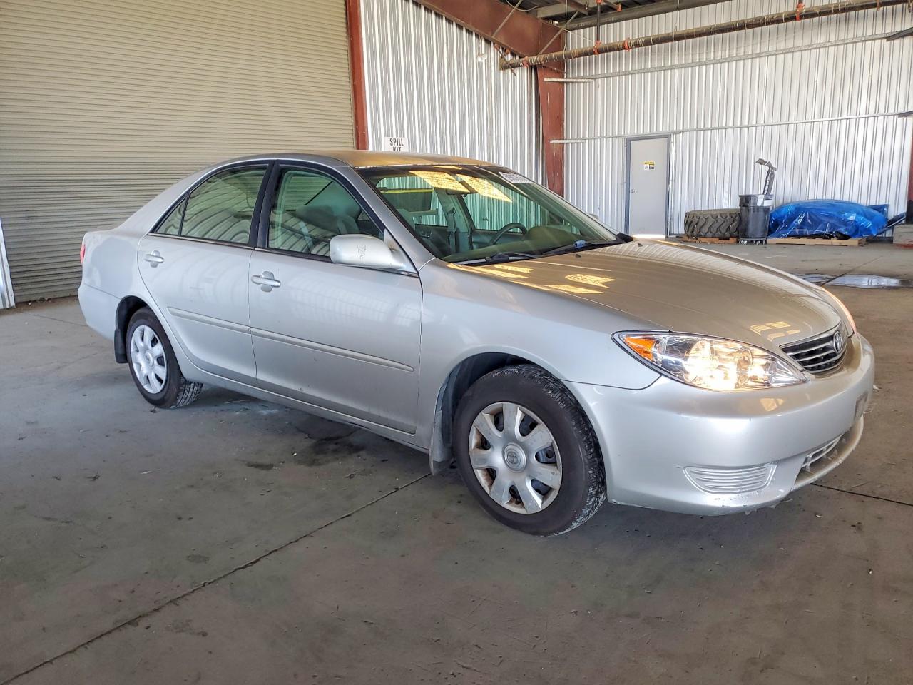 2005 Toyota Camry Le Silver vin: 4T1BE32K85U590695