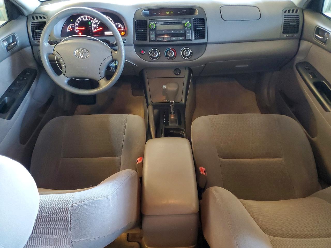 2005 Toyota Camry Le Silver vin: 4T1BE32K85U590695