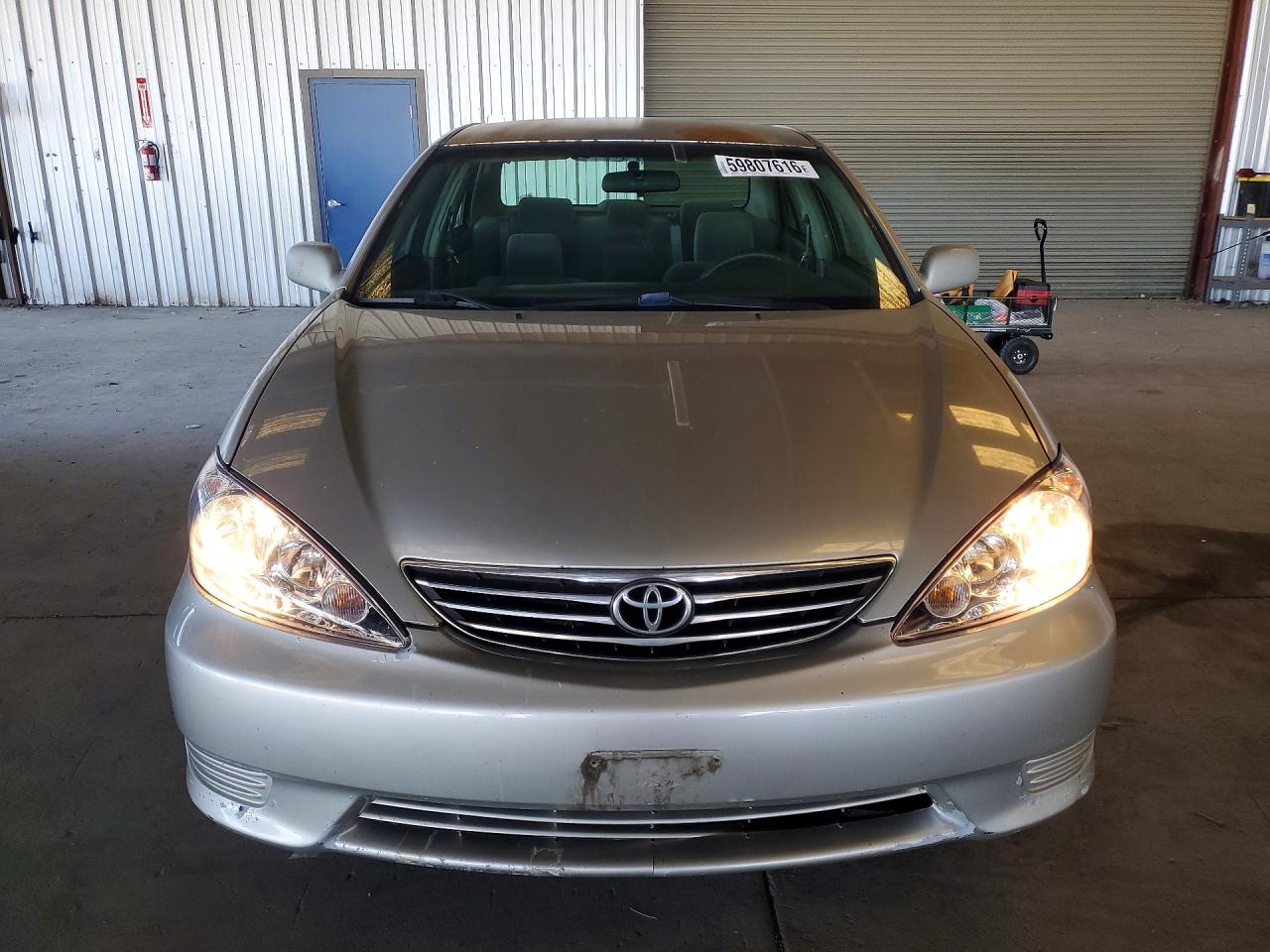 2005 Toyota Camry Le Silver vin: 4T1BE32K85U590695