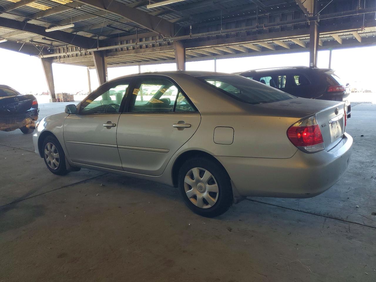 2005 Toyota Camry Le Silver vin: 4T1BE32K85U590695