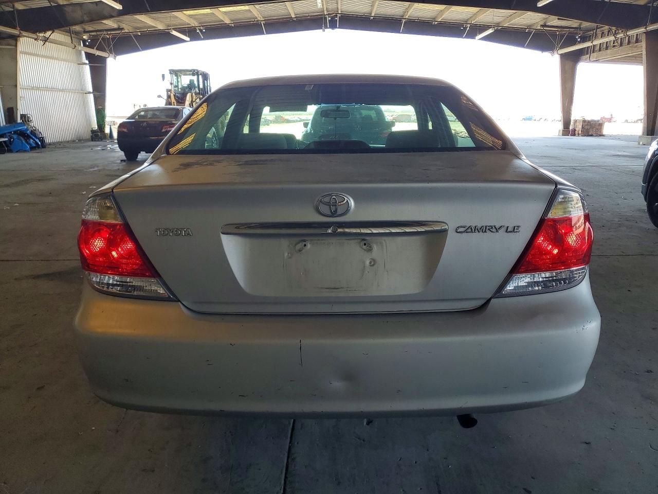 2005 Toyota Camry Le Silver vin: 4T1BE32K85U590695