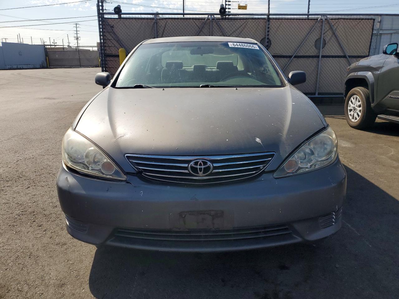 2005 Toyota Camry Le Gray vin: 4T1BE32K85U622545