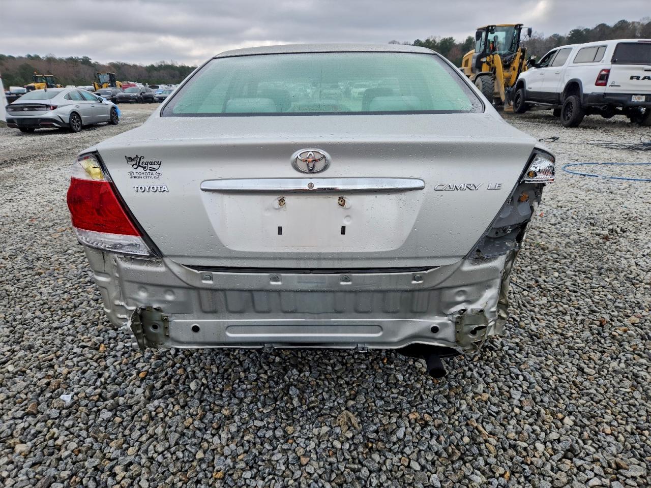 2005 Toyota Camry Le Silver vin: 4T1BE32K85U623954
