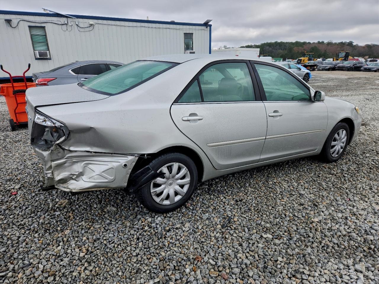 2005 Toyota Camry Le Silver vin: 4T1BE32K85U623954