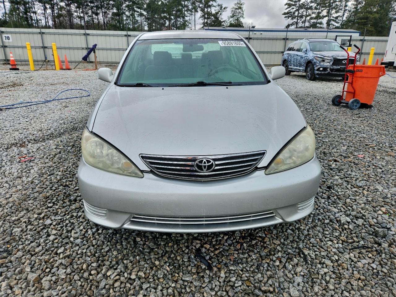 2005 Toyota Camry Le Silver vin: 4T1BE32K85U623954