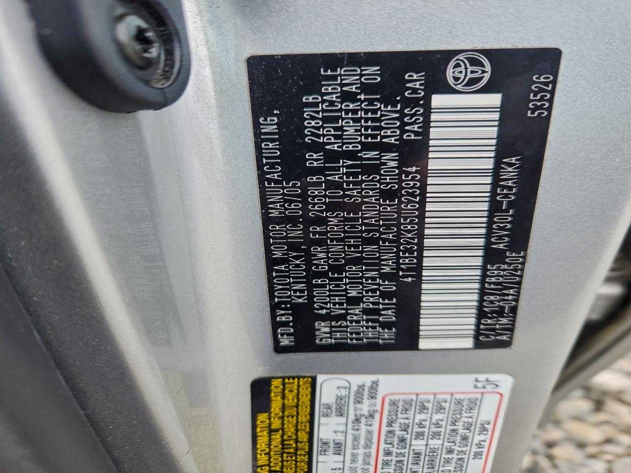 2005 Toyota Camry Le Silver vin: 4T1BE32K85U623954