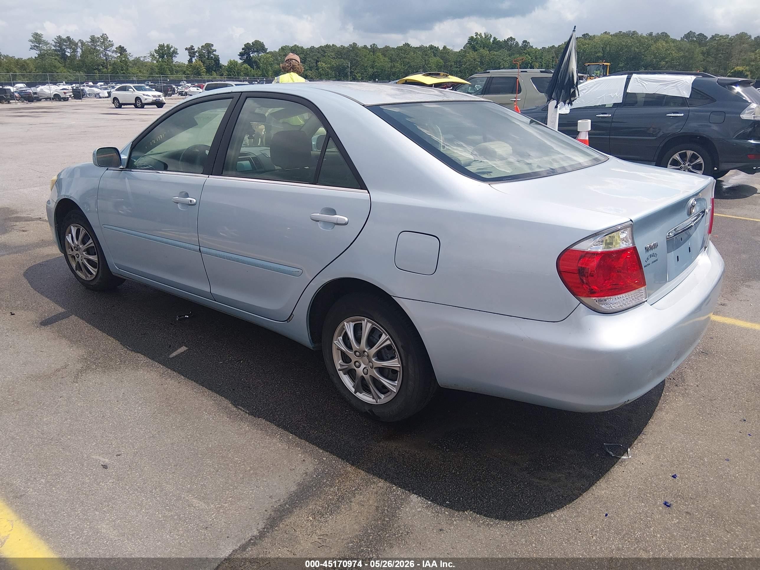2005 Toyota Camry Le Синий vin: 4T1BE32K85U639121