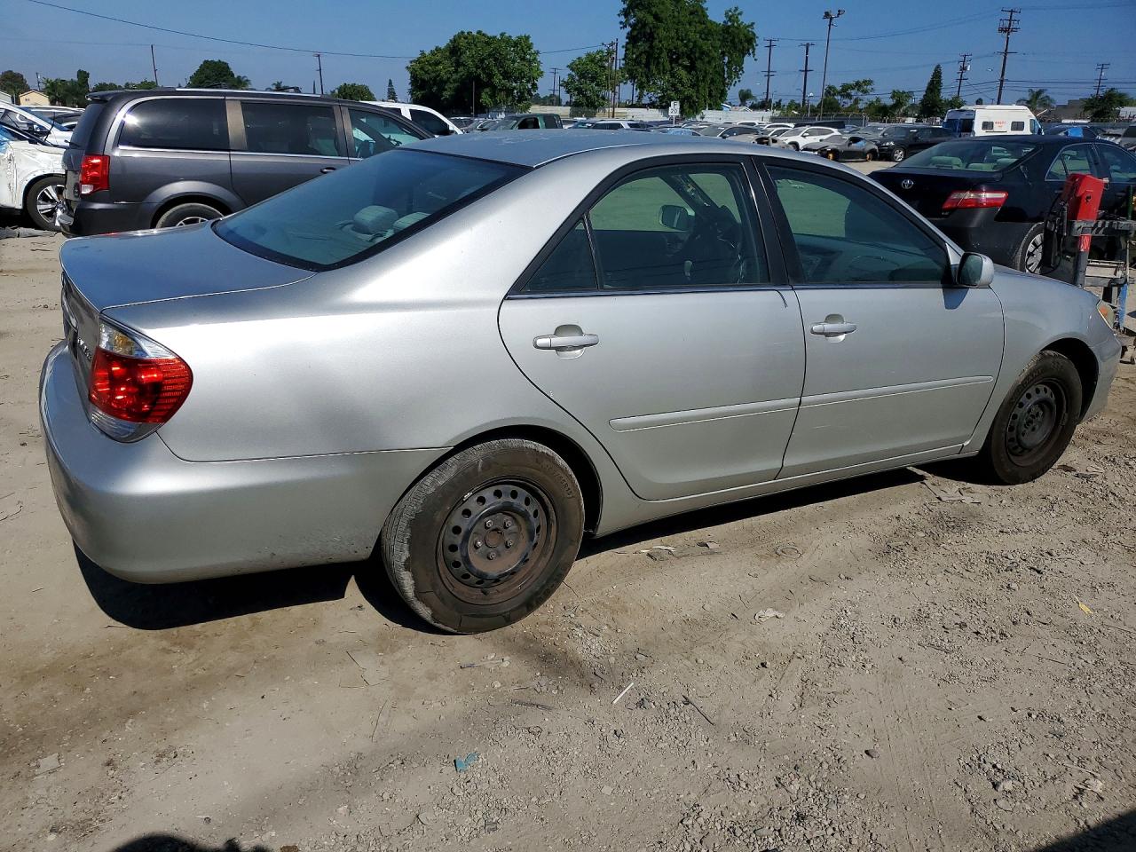 2005 Toyota Camry Le Silver vin: 4T1BE32K85U942741