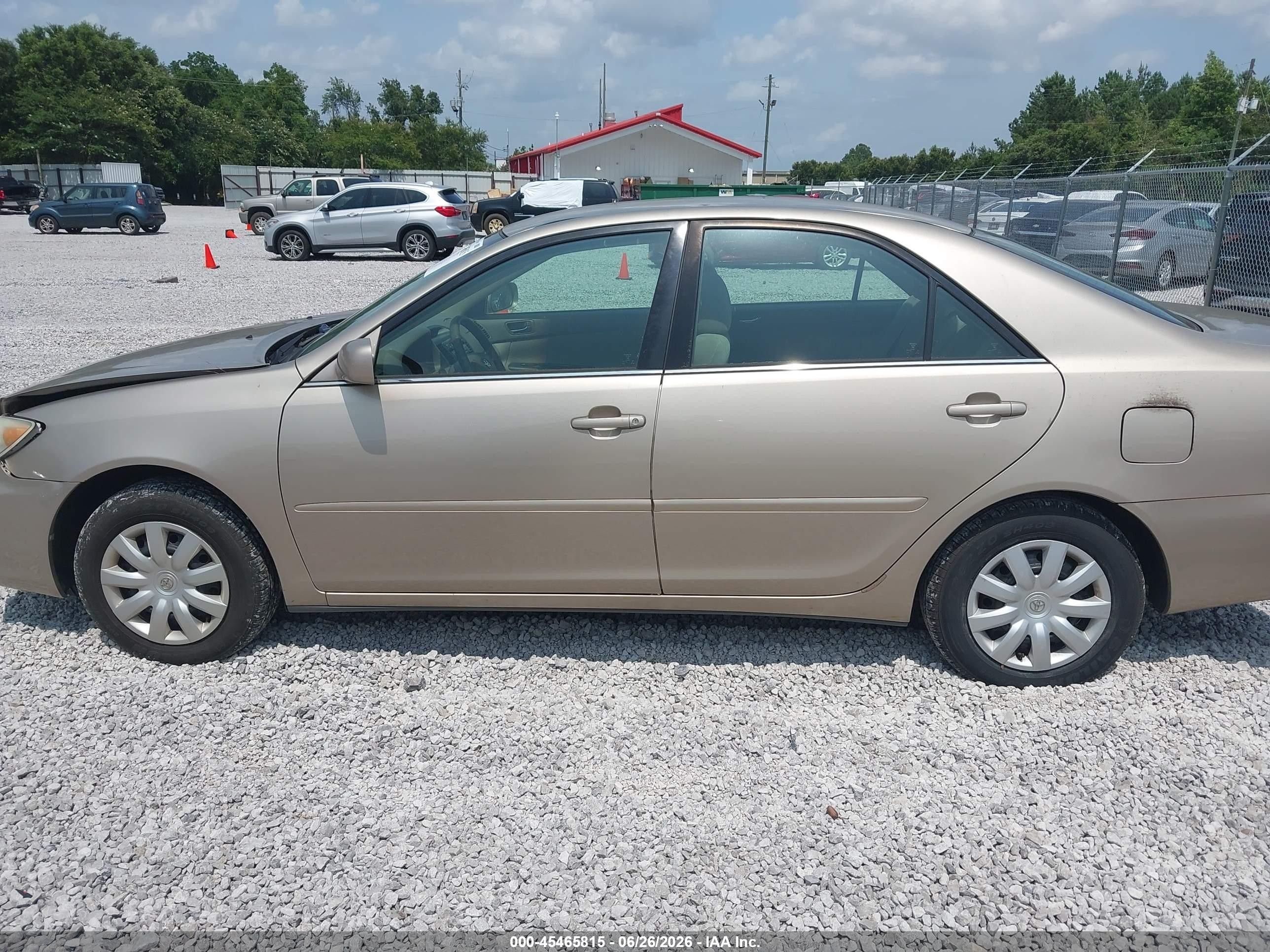 2005 Toyota Camry Le Gold vin: 4T1BE32K85U944070