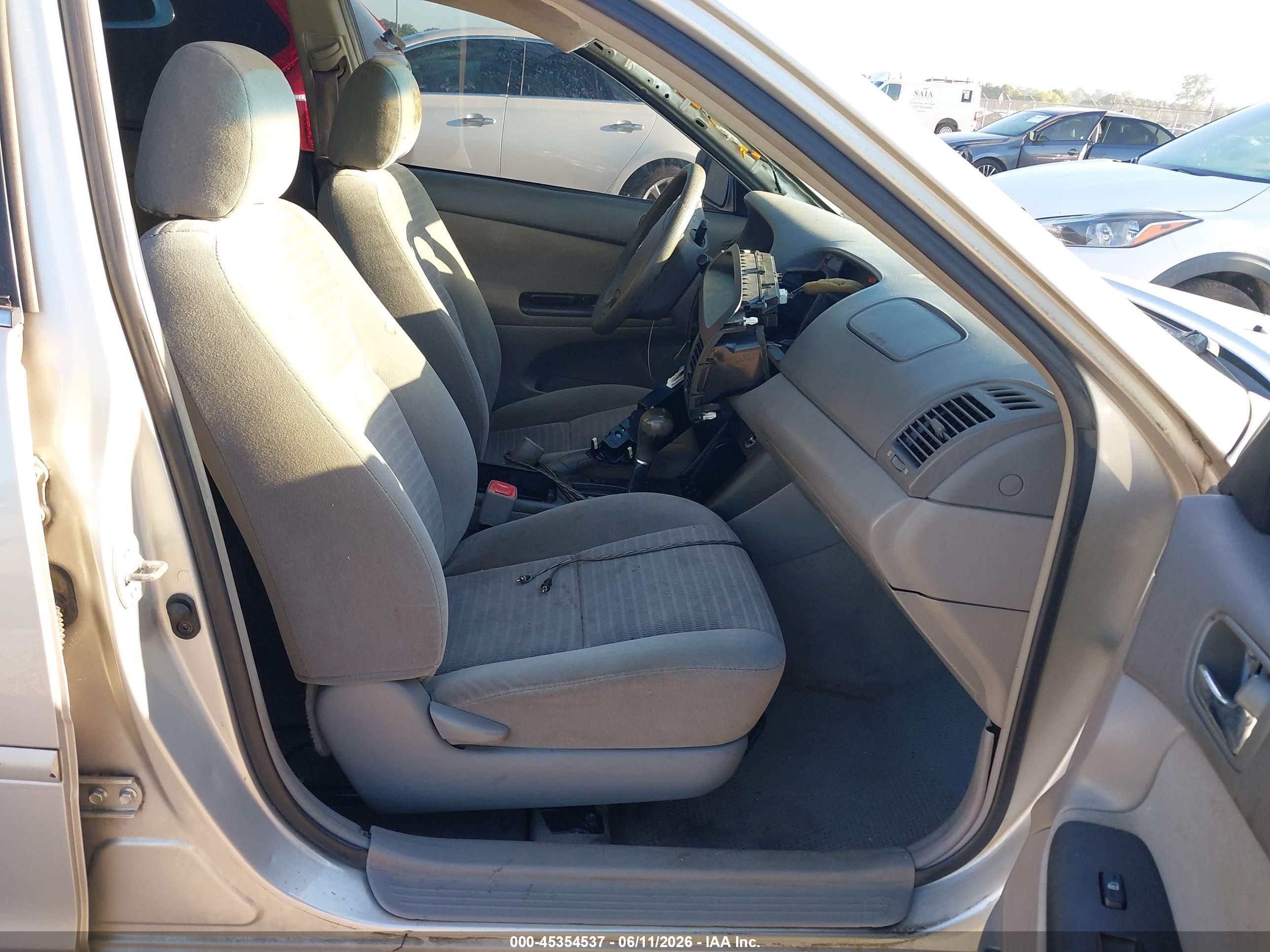 2005 Toyota Camry Le Silver vin: 4T1BE32K85U965789