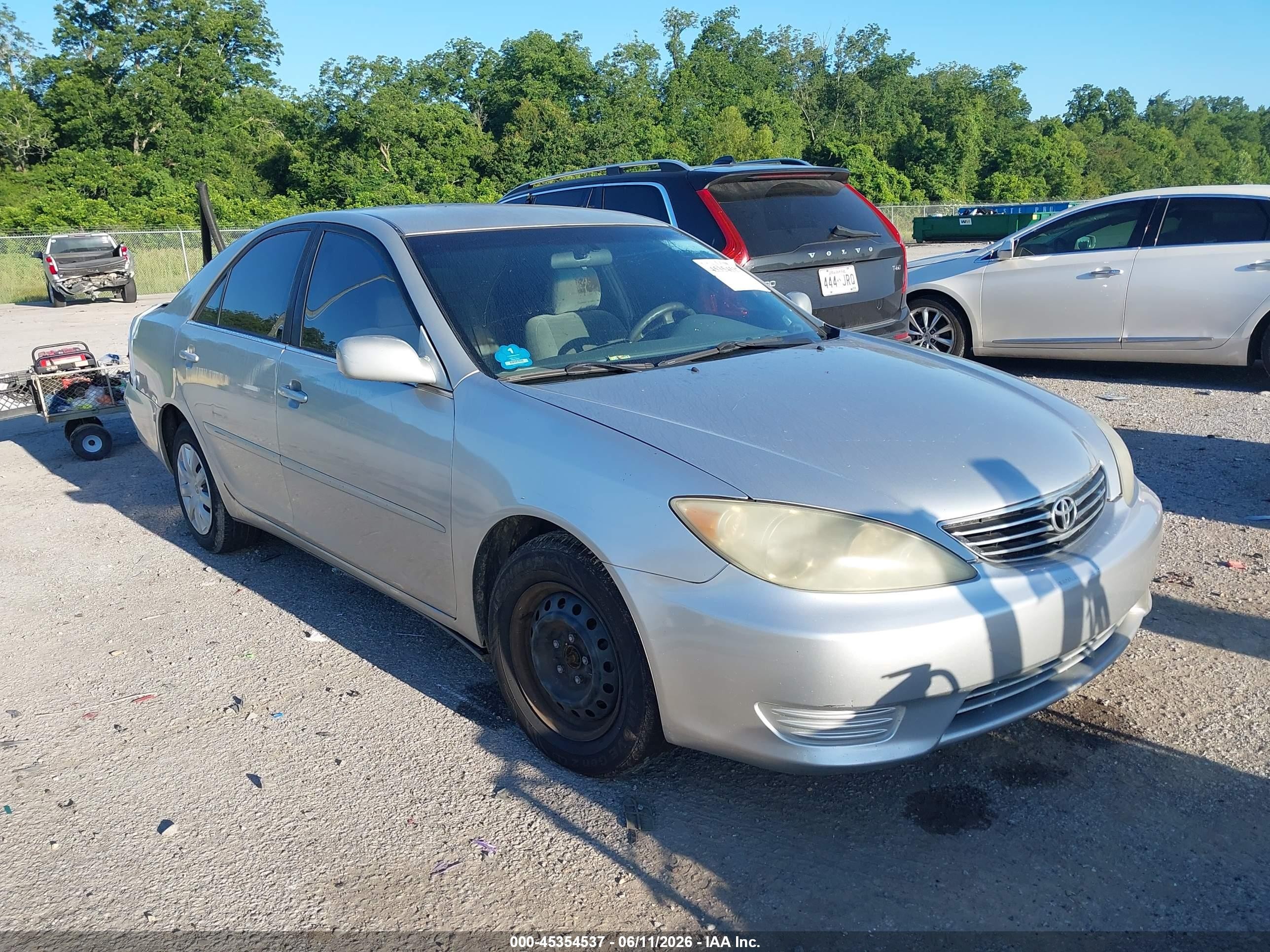 2005 Toyota Camry Le Silver vin: 4T1BE32K85U965789