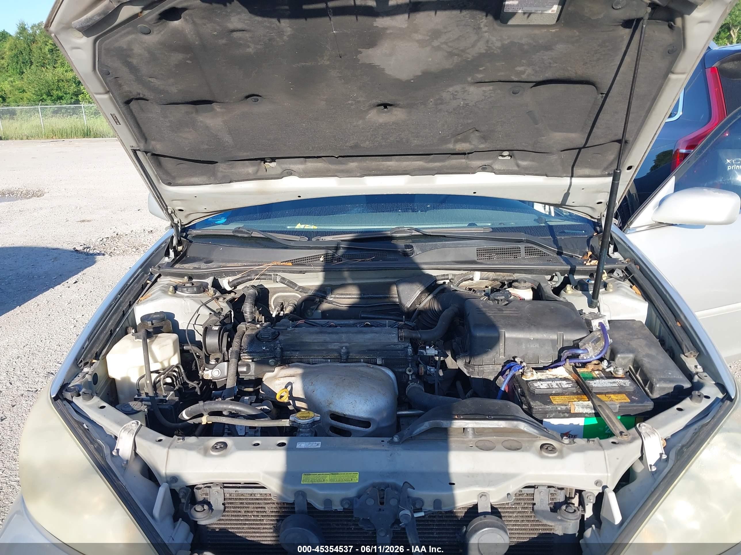 2005 Toyota Camry Le Silver vin: 4T1BE32K85U965789