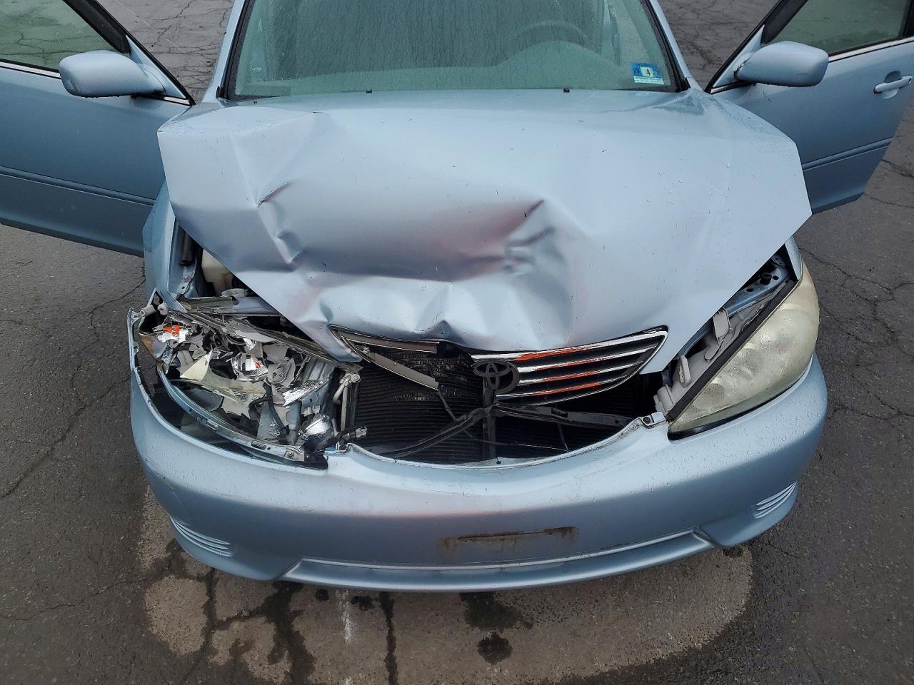 2005 Toyota Camry Le Blue vin: 4T1BE32K85U991177