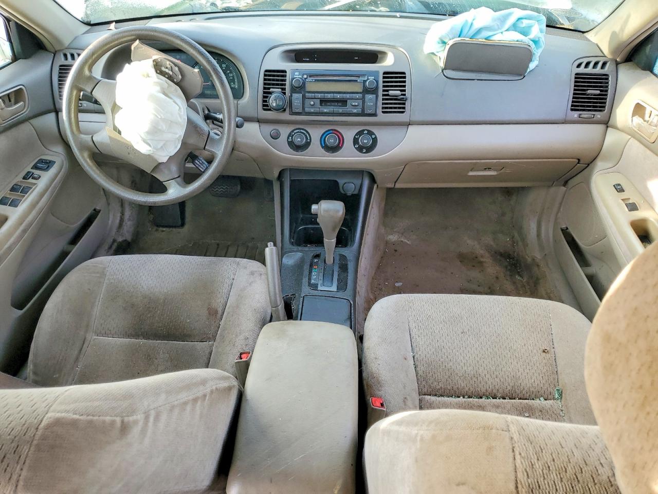 2002 Toyota Camry Le White vin: 4T1BE32K92U020801