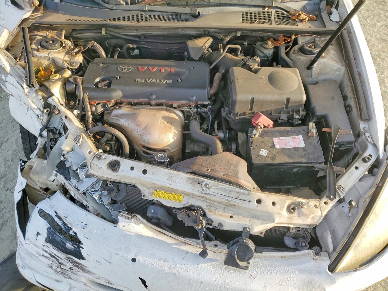 2002 Toyota Camry Le White vin: 4T1BE32K92U020801