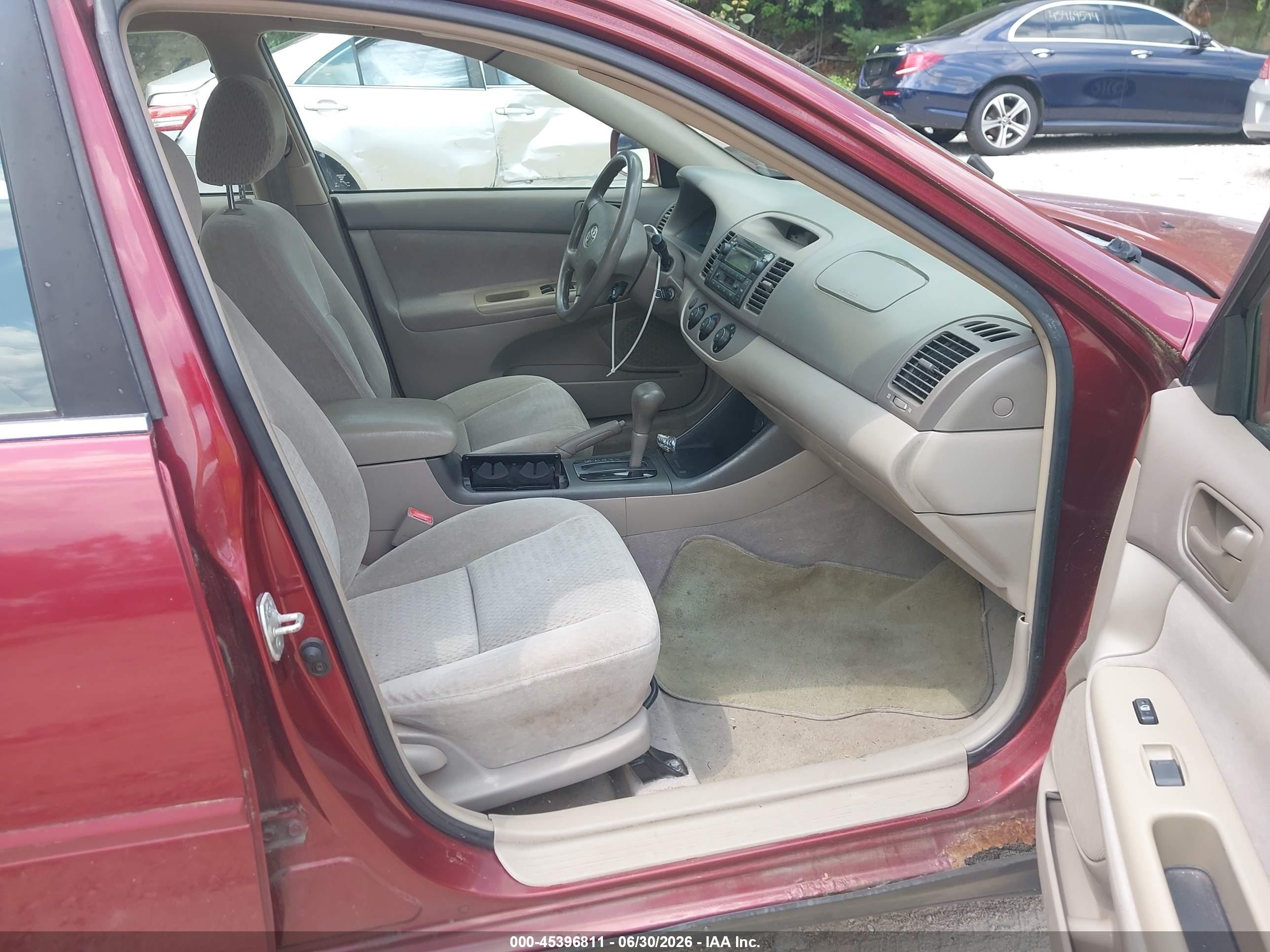 2002 Toyota Camry Le Red vin: 4T1BE32K92U075166