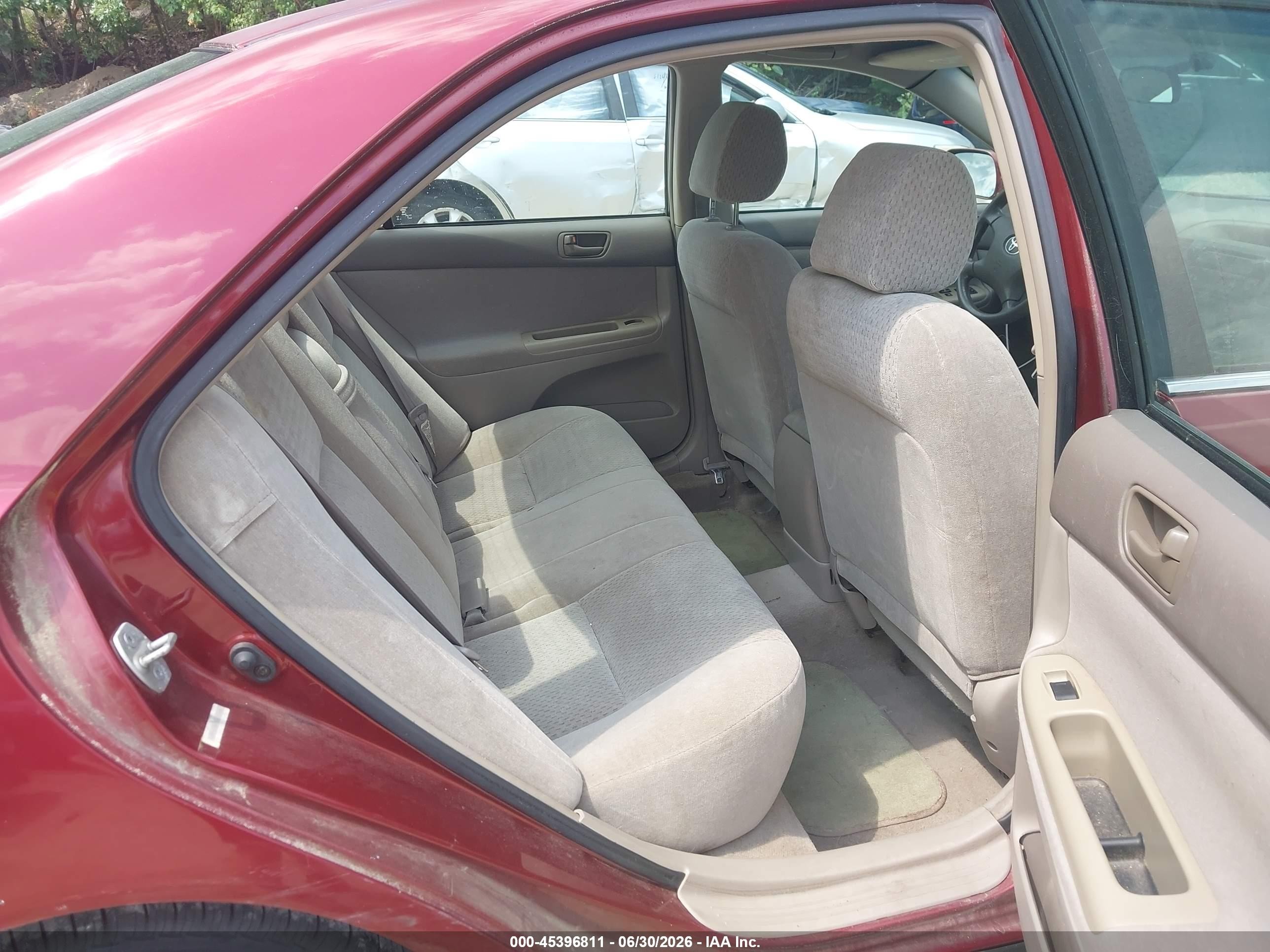 2002 Toyota Camry Le Red vin: 4T1BE32K92U075166