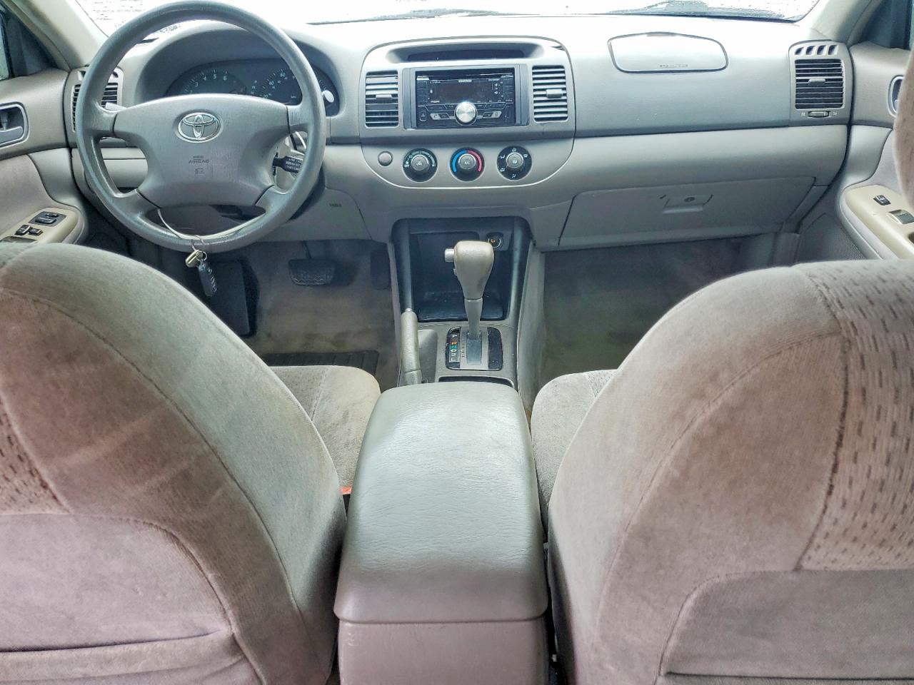 2002 Toyota Camry Le Silver vin: 4T1BE32K92U099404