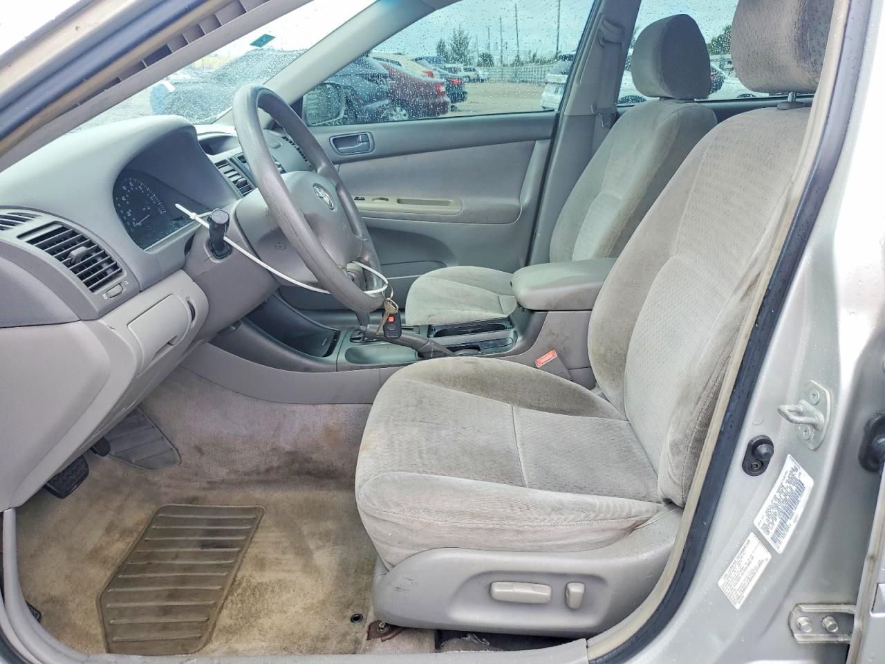 2002 Toyota Camry Le Silver vin: 4T1BE32K92U099404