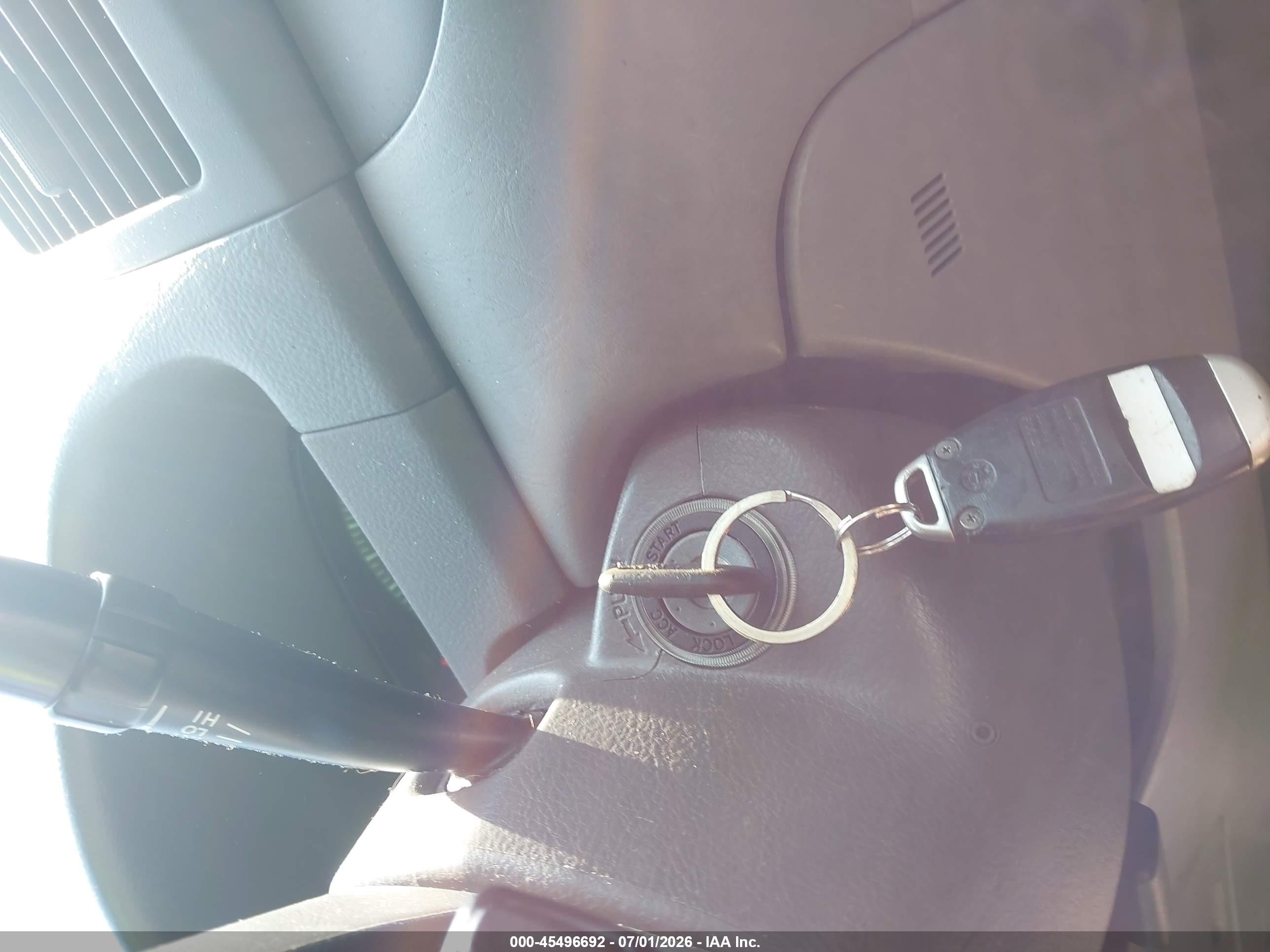 2002 Toyota Camry Le Серебряный vin: 4T1BE32K92U114113