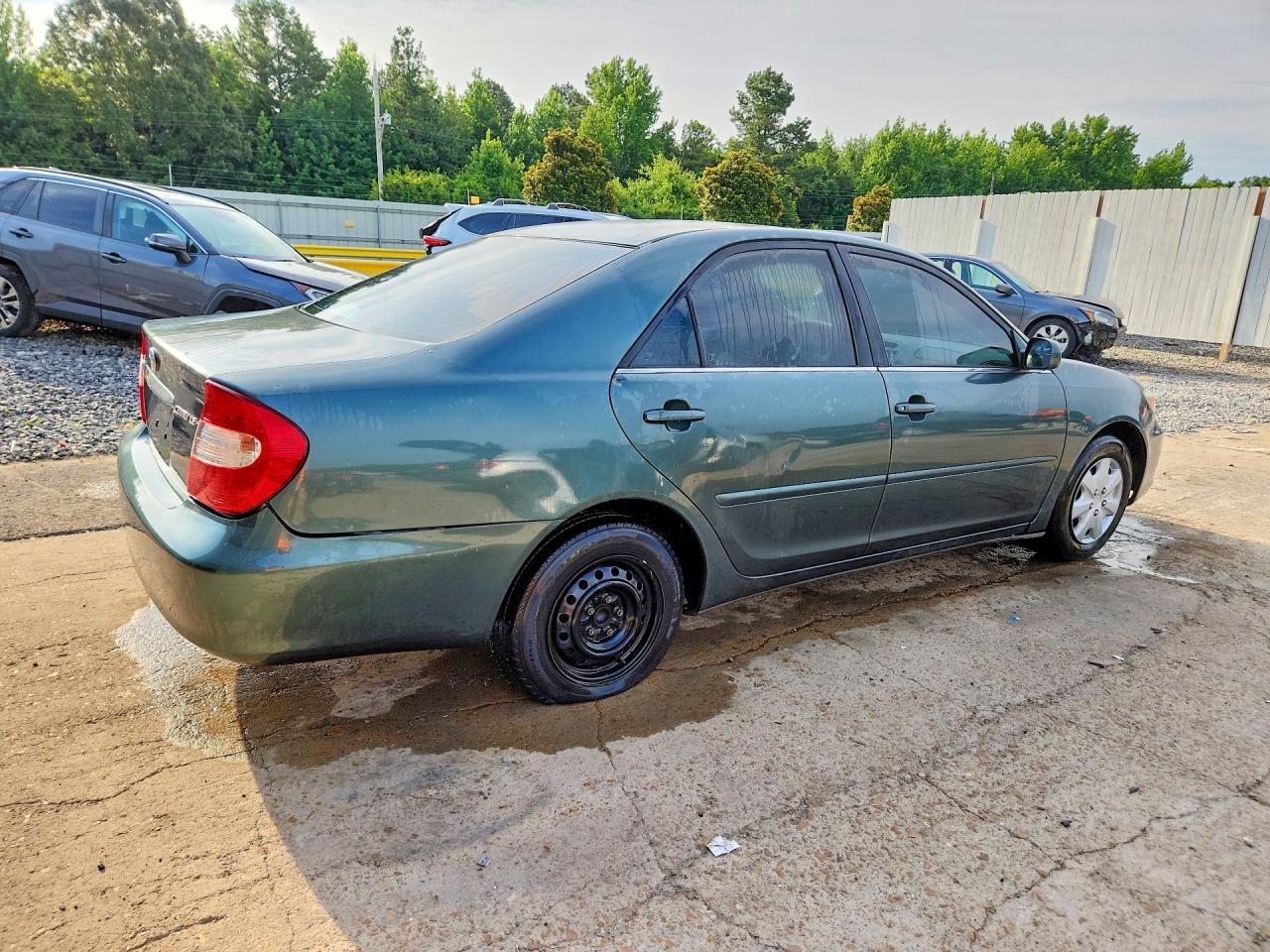 2002 Toyota Camry Le Green vin: 4T1BE32K92U506444