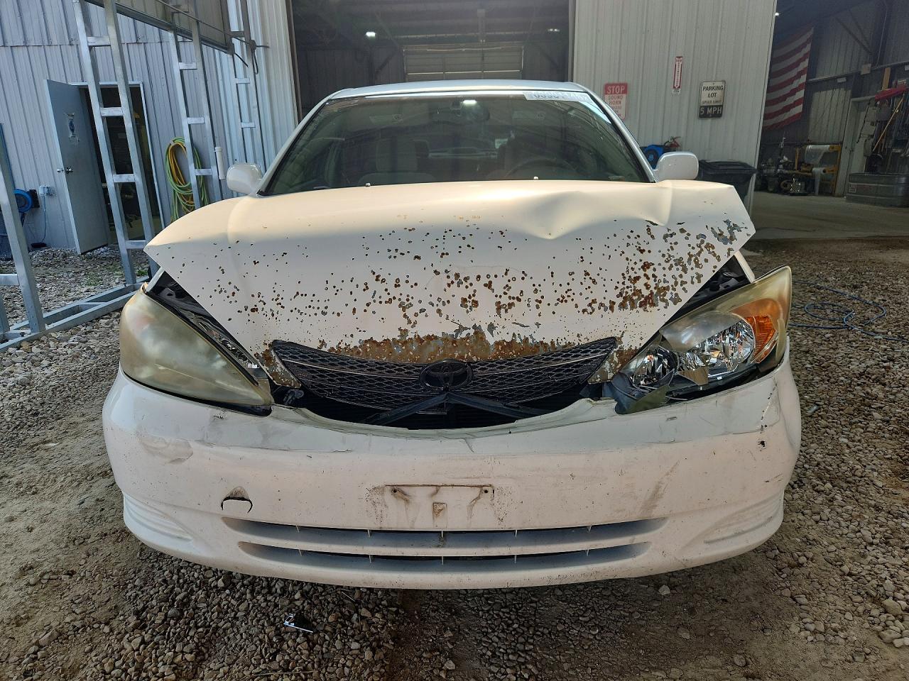 2002 Toyota Camry Le White vin: 4T1BE32K92U566059