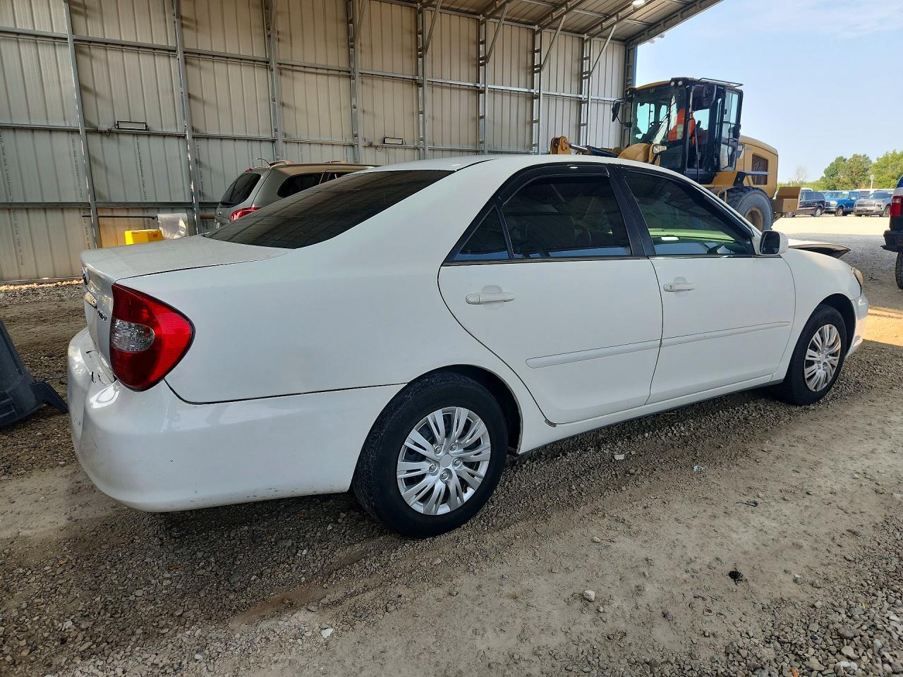 2002 Toyota Camry Le White vin: 4T1BE32K92U566059