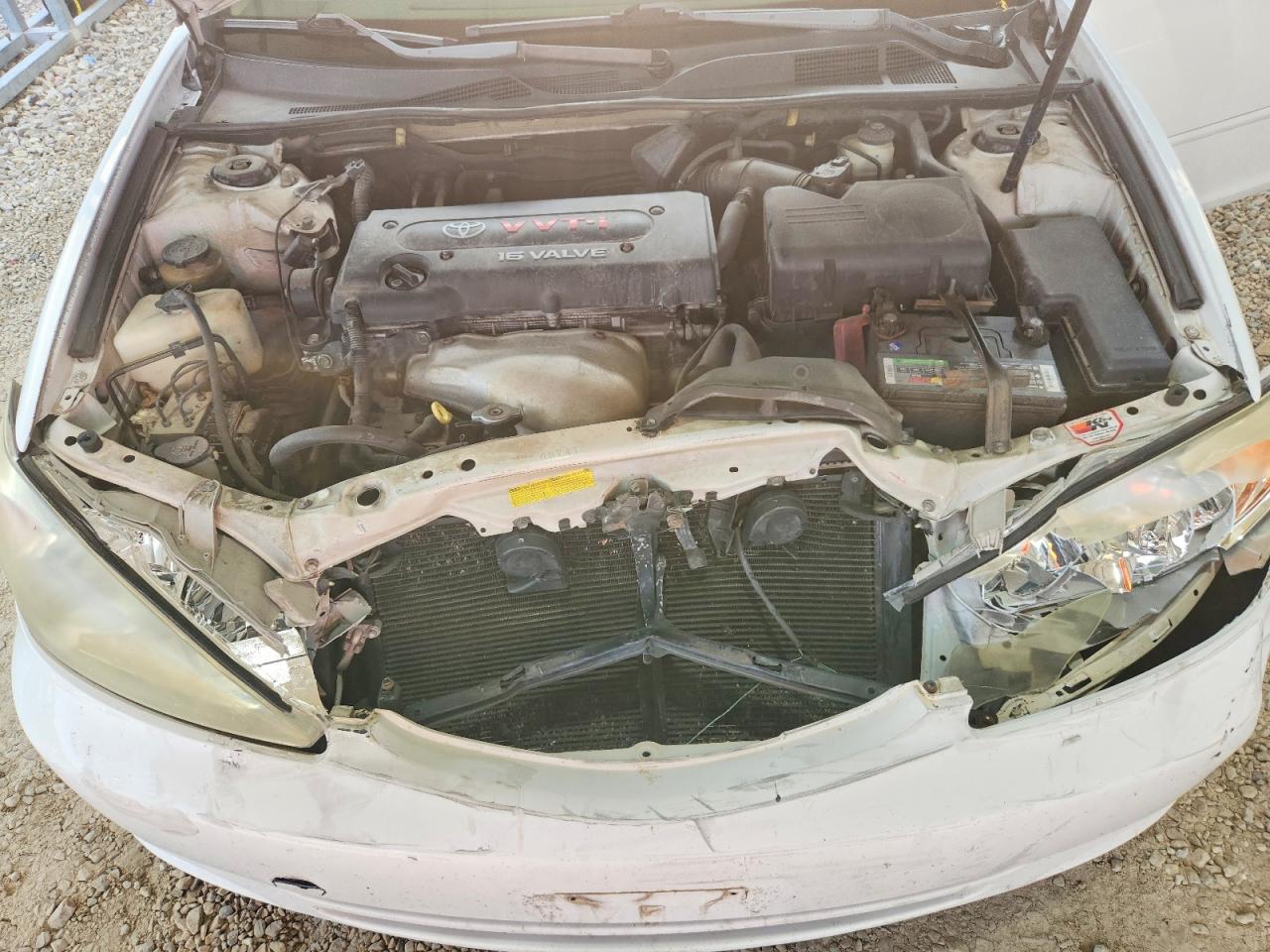 2002 Toyota Camry Le White vin: 4T1BE32K92U566059