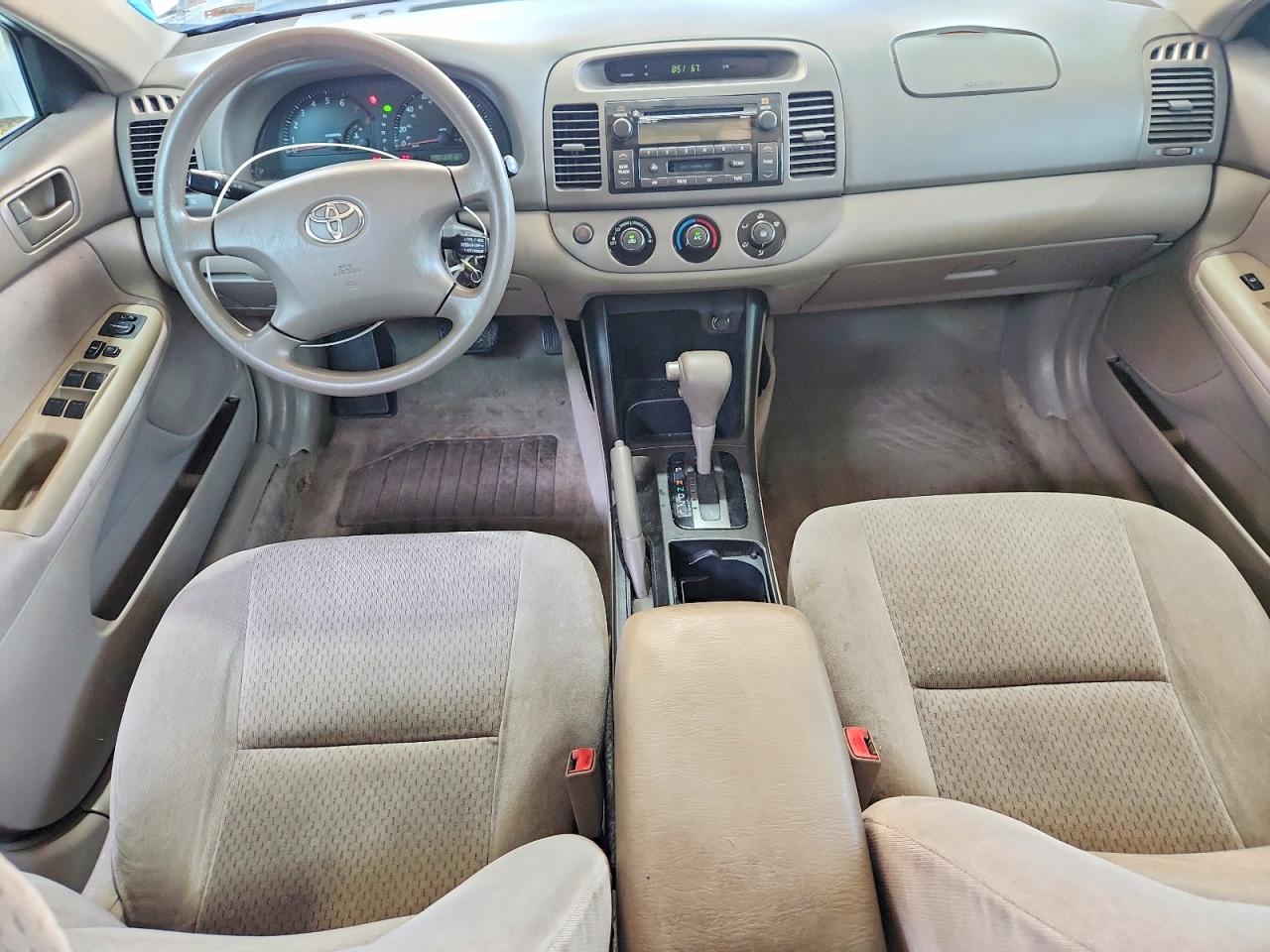 2002 Toyota Camry Le White vin: 4T1BE32K92U566059