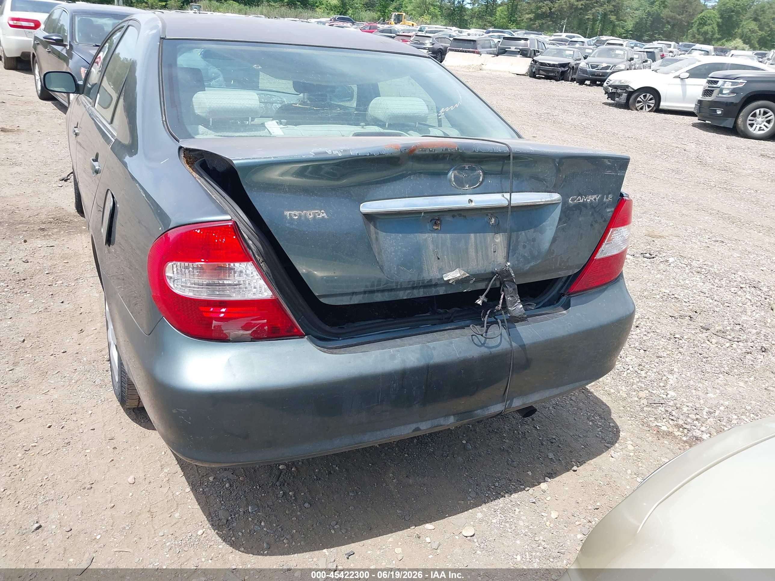 2002 Toyota Camry Le Gray vin: 4T1BE32K92U576896