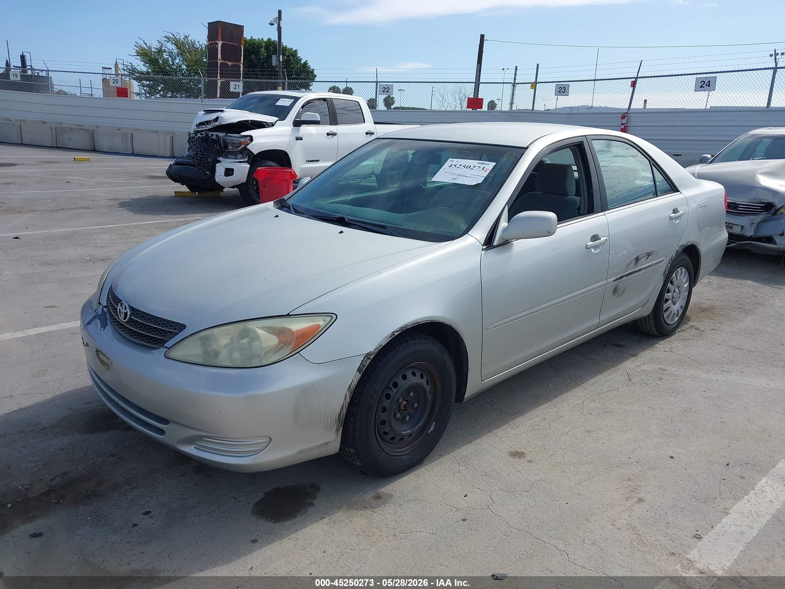 2002 Toyota Camry Le Silver vin: 4T1BE32K92U587588