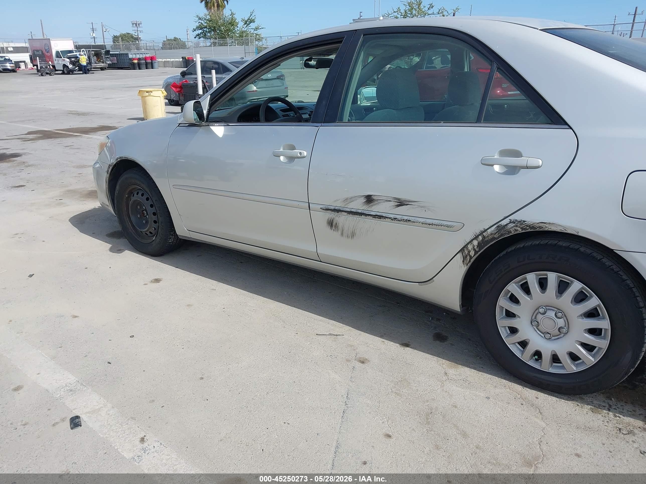 2002 Toyota Camry Le Silver vin: 4T1BE32K92U587588