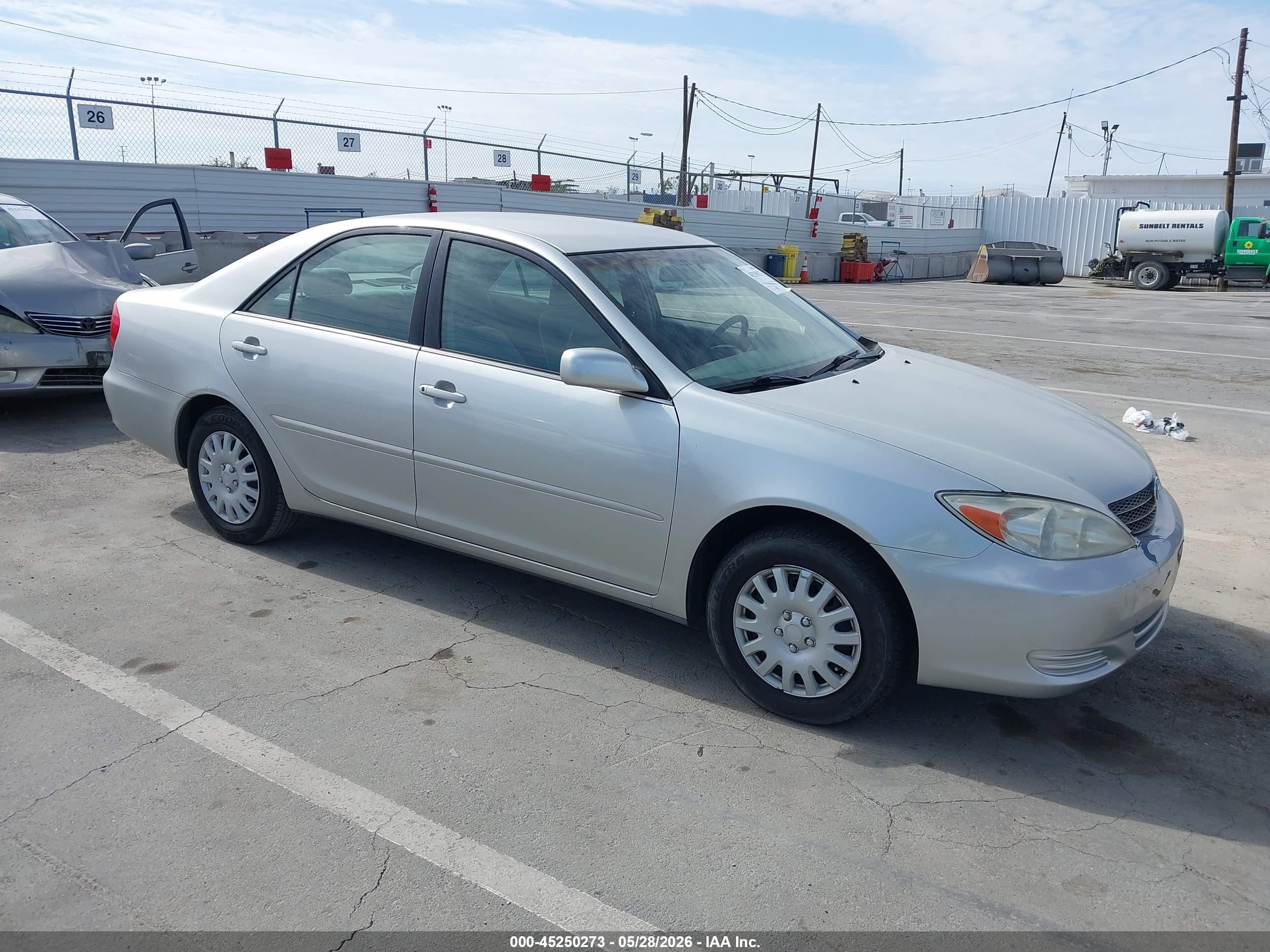 2002 Toyota Camry Le Silver vin: 4T1BE32K92U587588