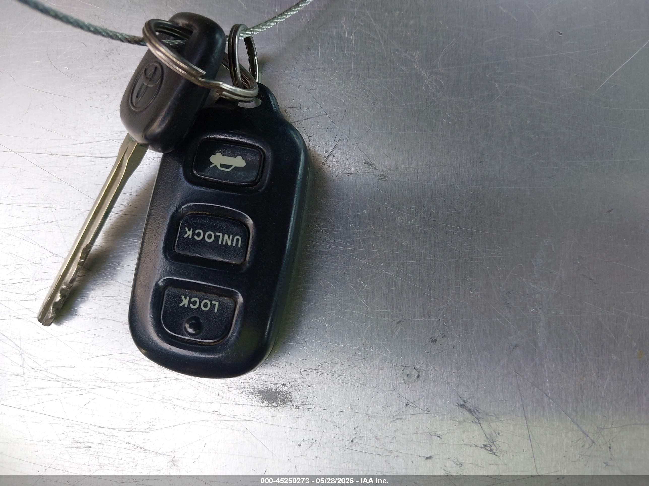2002 Toyota Camry Le Silver vin: 4T1BE32K92U587588